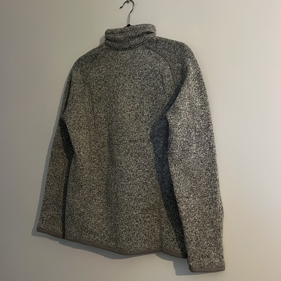 Patagonia Women’s Quarter Zip - Picture 4 of 6